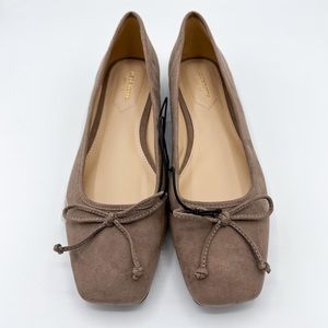 Liz Claibornie Taupe Memory Foam Square Toe Ballet Flats